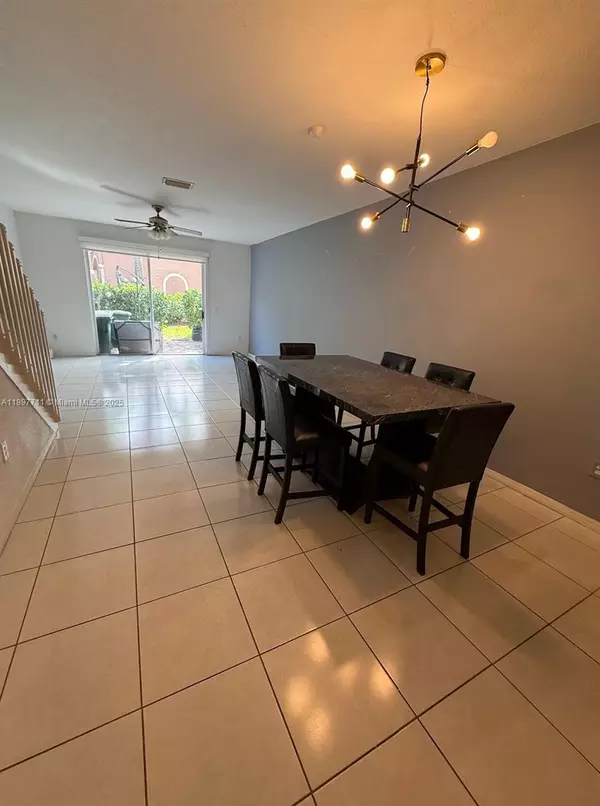 Tamarac, FL 33321,7802 Catalina Cir