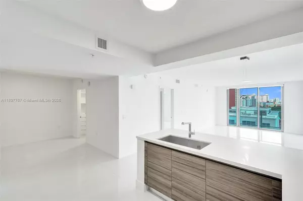 Sunny Isles Beach, FL 33160,330 Sunny Isles Blvd #5-805