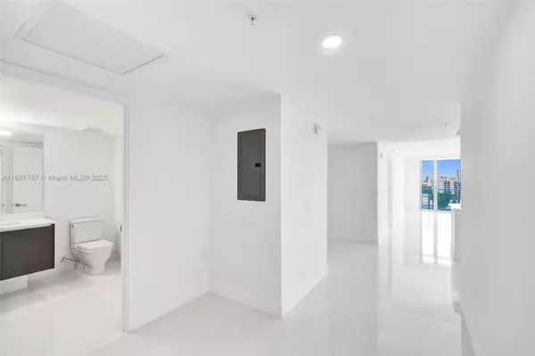 Sunny Isles Beach, FL 33160,330 Sunny Isles Blvd #5-805