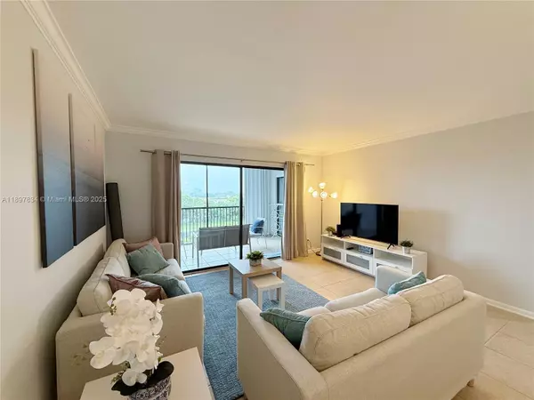 Pompano Beach, FL 33069,2206 S Cypress Bend Dr #508