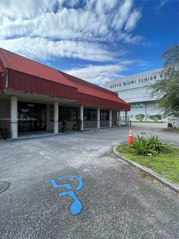 13018 NE 8th Ave, North Miami, FL 33161
