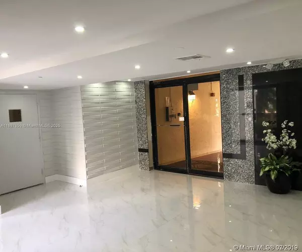 Sunny Isles Beach, FL 33160,17021 N Bay Rd #405