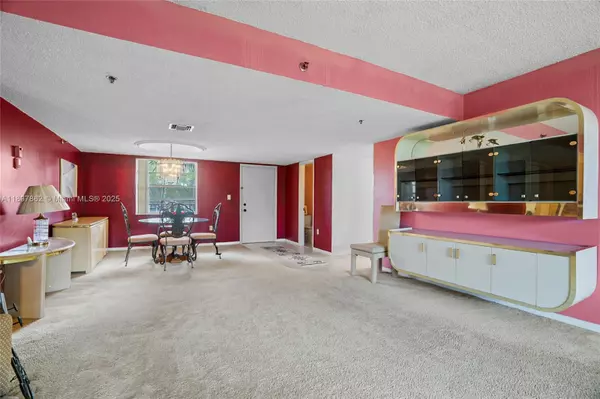 Lauderhill, FL 33319,3940 Inverrary Blvd #304-A