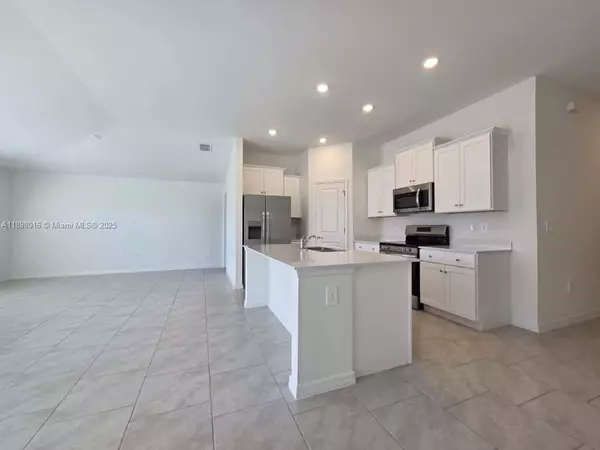 Lehigh Acres, FL 33976,3403 34TH ST SW