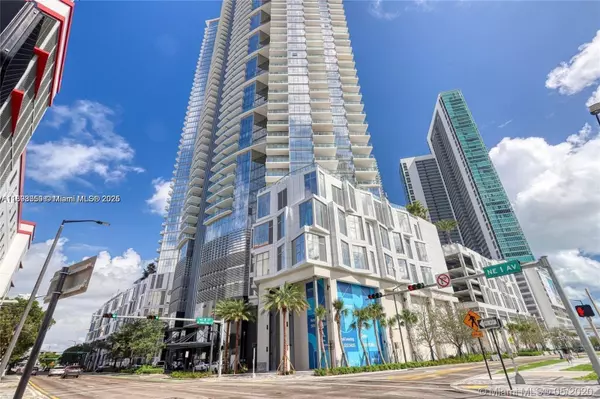 851 NE 1st Ave #3205, Miami, FL 33132
