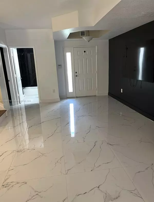 Miami, FL 33176,10150 SW 88th St #103