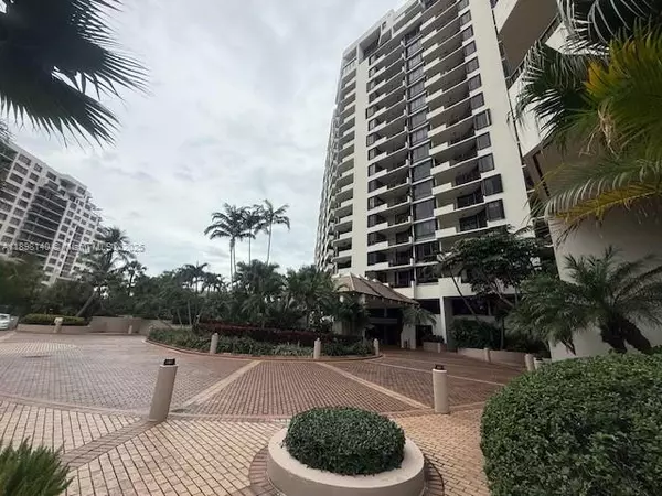 Miami, FL 33131,520 Brickell Key Dr #A1616