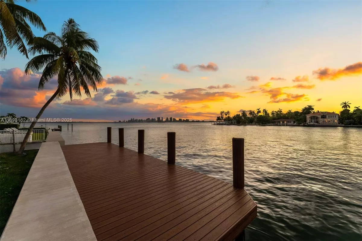 North Bay Village, FL 33141,7508 W Treasure Dr