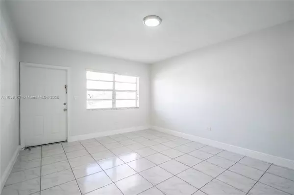 Miami Beach, FL 33141,430 81 ST #2