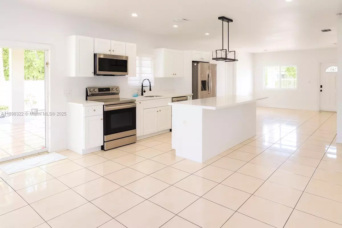 Miami, FL 33147,2312 NW 82nd St #2312