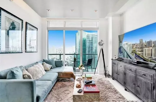 500 Brickell Ave #4105, Miami, FL 33131