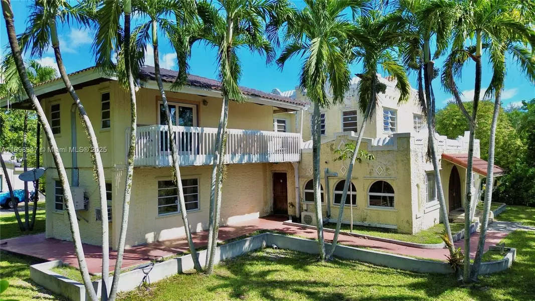 511 NE 119th St, Biscayne Park, FL 33161