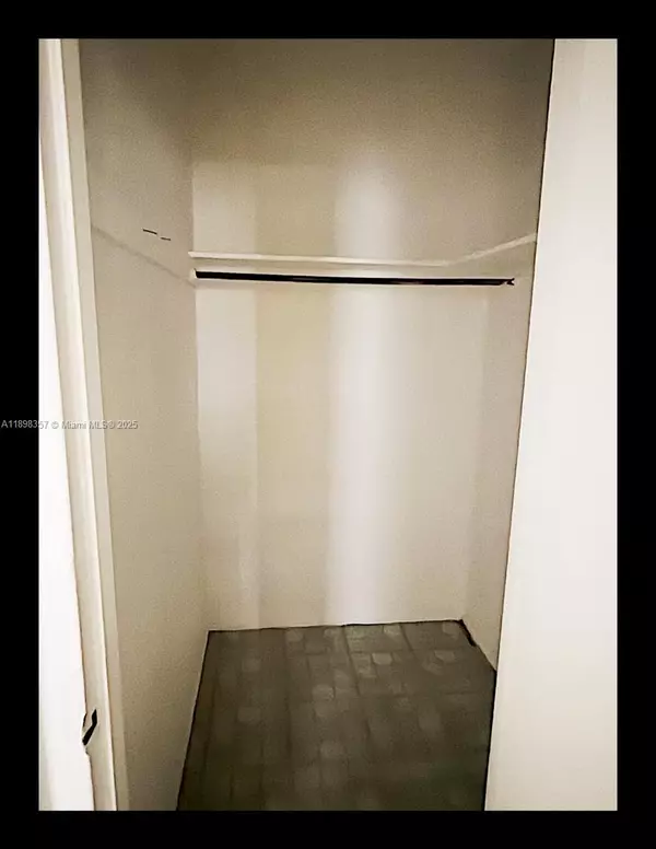 Miami Beach, FL 33141,7740 Dickens Ave #5