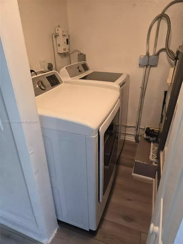 Miami, FL 33142,2523 NW 32nd St #2523