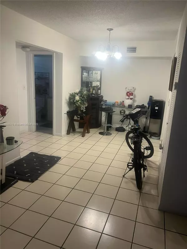 Sweetwater, FL 33172