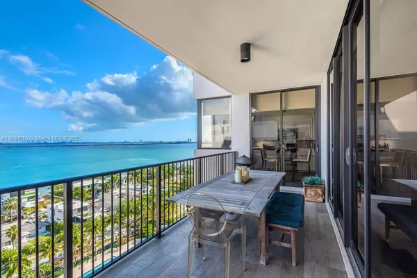 Miami, FL 33139,1000 Venetian Way #1403