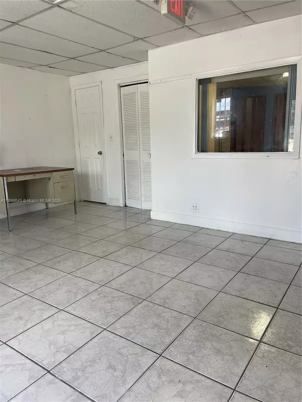 Miami, FL 33168,10824 NW 7th Ave