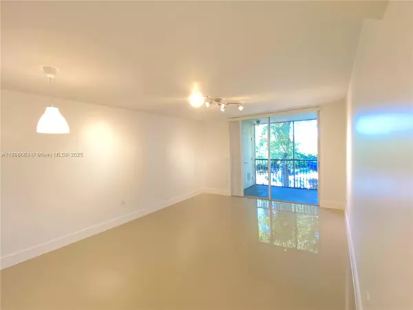 Doral, FL 33166,8363 Lake Dr #202