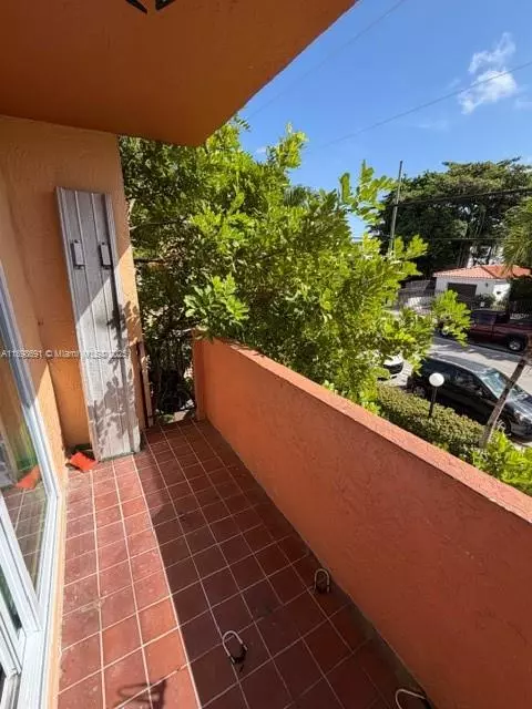 Miami, FL 33135,2401 SW 10th St #202