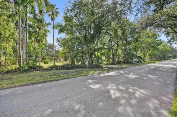 Davie, FL 33325,14270 SW 20th Street