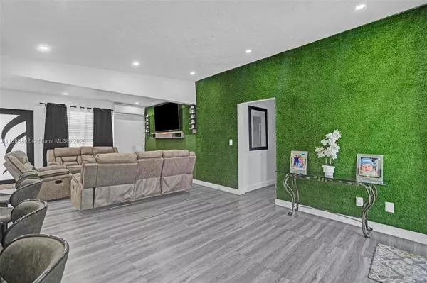 West Park, FL 33023,3325 SW 59th Ter