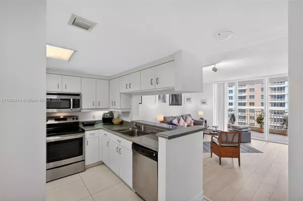 Miami, FL 33131,701 Brickell Key Blvd #1108