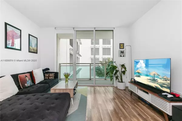 Miami, FL 33131,950 Brickell Bay Dr #403