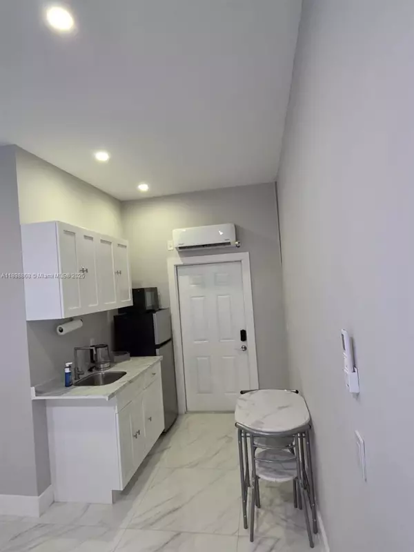 Miami, FL 33177,13995 SW 154th St #2