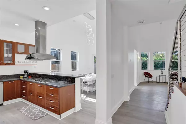 Fort Lauderdale, FL 33315,1207 SW 21st St