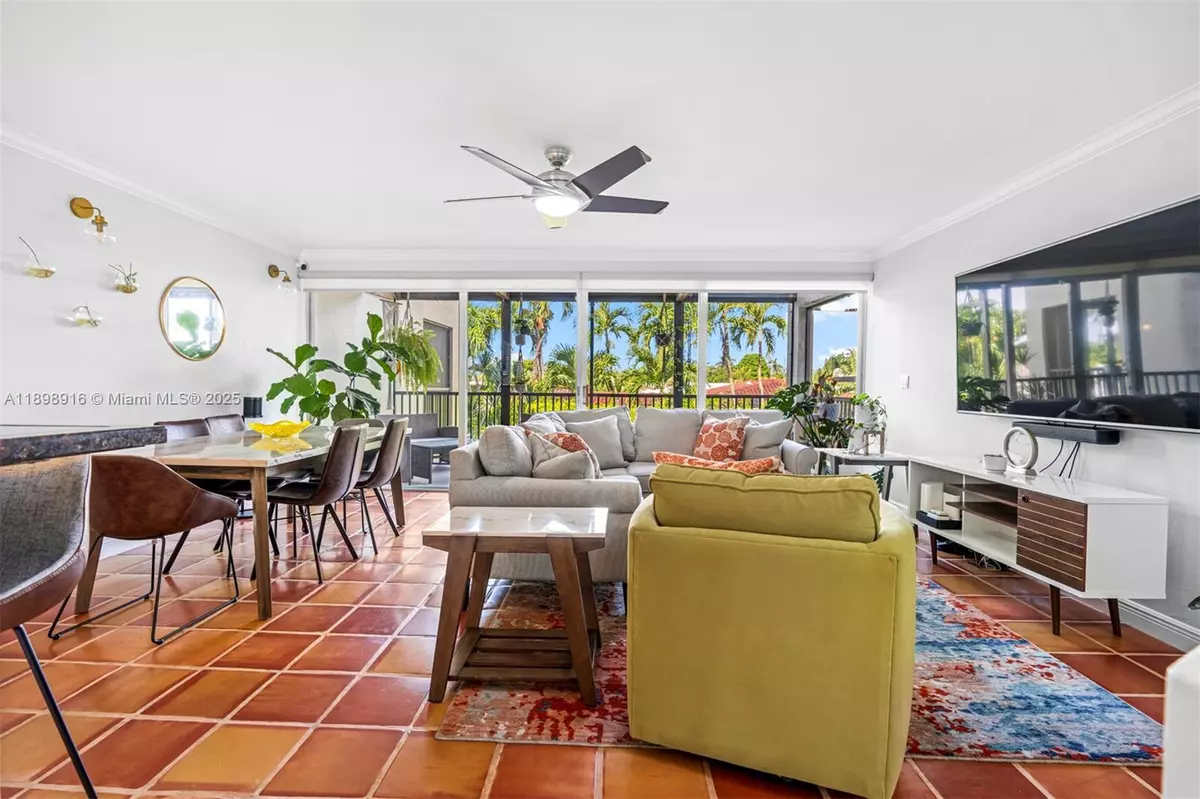 Pompano Beach, FL 33060,1100 SE 5th Ct #2