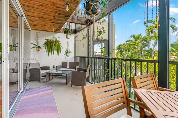 Pompano Beach, FL 33060,1100 SE 5th Ct #2