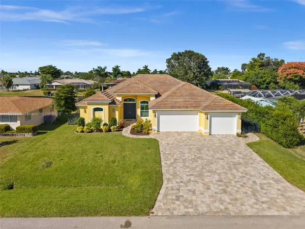 211 SE 37th Lane, Cape Coral, FL 33904