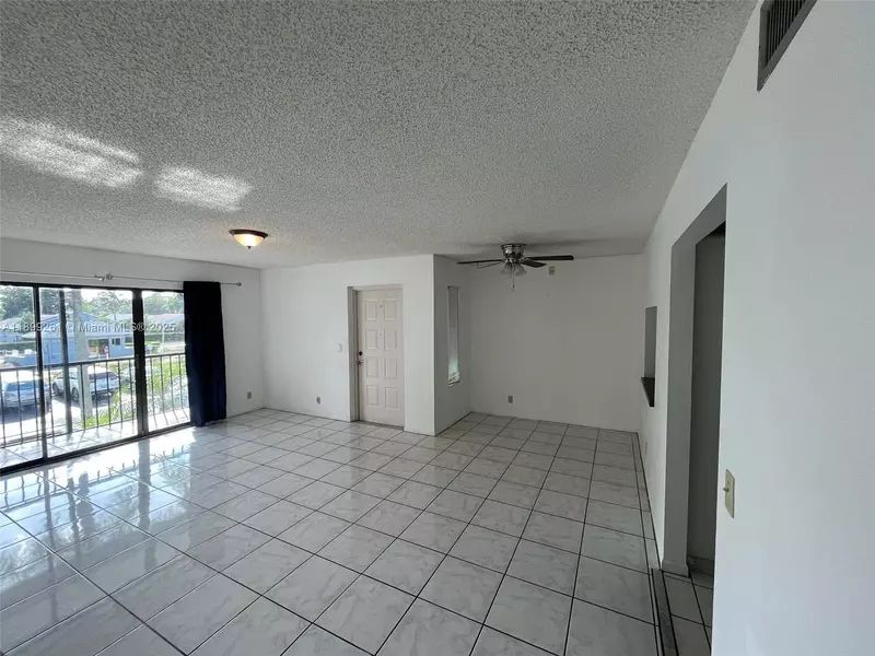 1001 Green Pine Blvd #H2, West Palm Beach, FL 33409