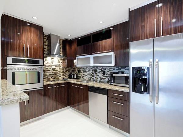 Sunny Isles Beach, FL 33160,19390 Collins Ave #318