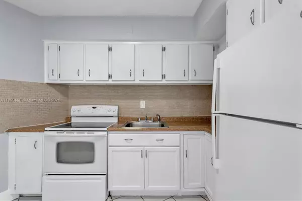 Miami, FL 33179,1635 NE Miami Gardens Dr #136