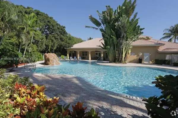 5570 NW 61st St #912, Coconut Creek, FL 33073