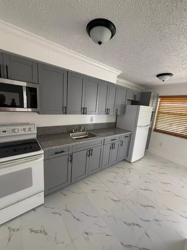 North Miami Beach, FL 33162,Address not disclosed