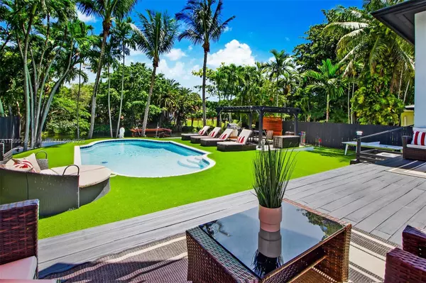 Miami, FL 33161,11975 W Biscayne Canal Rd