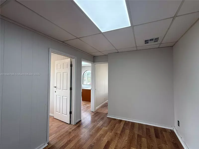 5440 N State Road 7 ##201, Fort Lauderdale, FL 33319