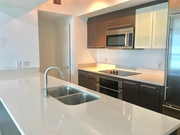 Miami, FL 33131,500 BRICKELL AV #1505