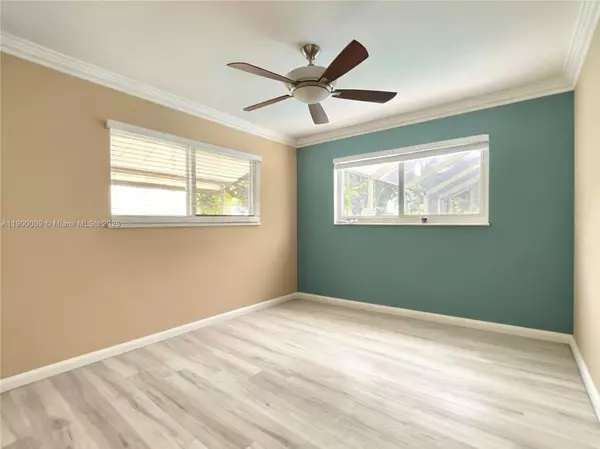 Miami, FL 33157,10220 SW 160th St #10220