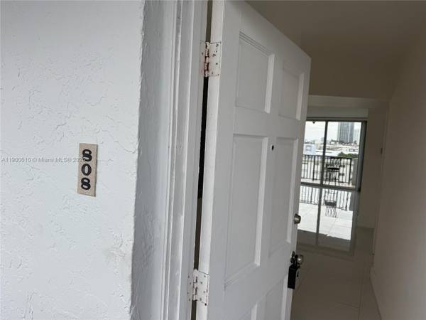 3703 NE 166th St #808, North Miami Beach, FL 33160