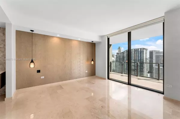 Miami, FL 33130,88 SW 7th St #3907