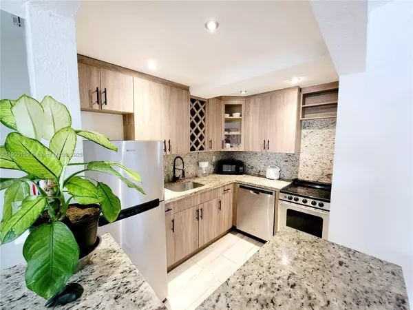 Pinecrest, FL 33156,8609 SW 68th Ct #5