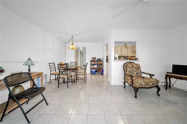 Boca Raton, FL 33434,303 Preston H #303