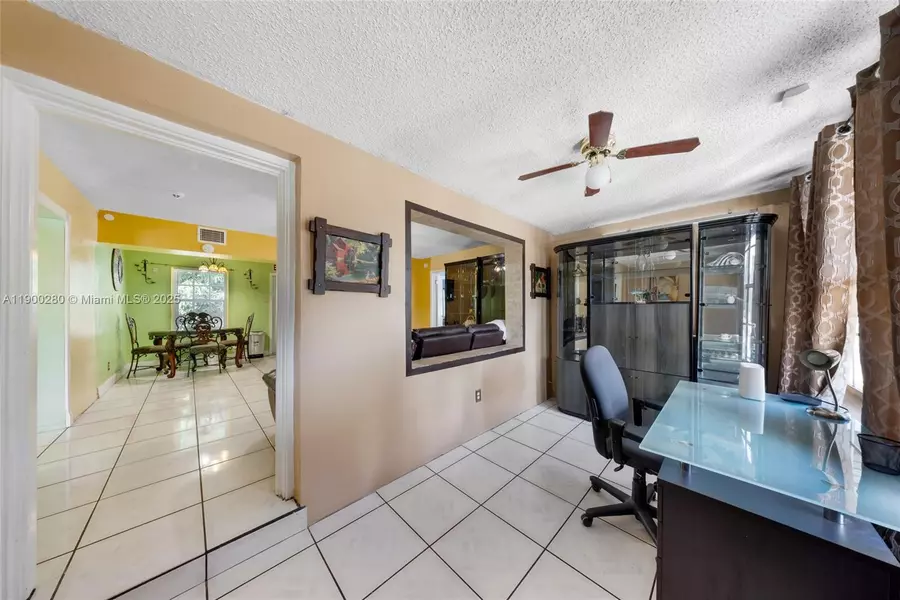526 S 28th Ave #1, Hollywood, FL 33020