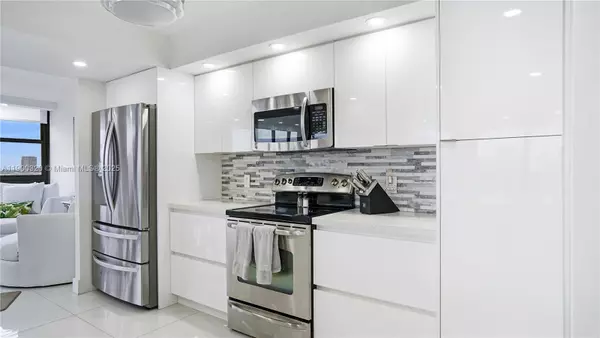 Hallandale Beach, FL 33009,2017 S Ocean Dr #1510