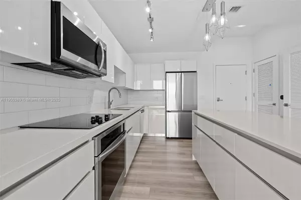 Hallandale Beach, FL 33009,101 Diplomat Pkwy #604