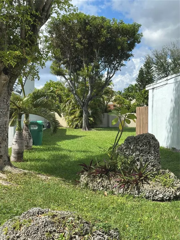Miami, FL 33175,2240 SW 122nd Ct