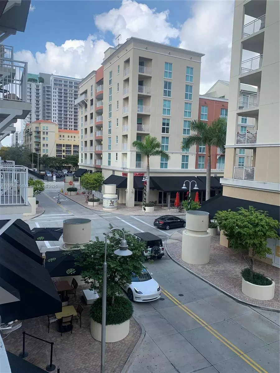 Miami, FL 33156,7275 SW 90th St #C514